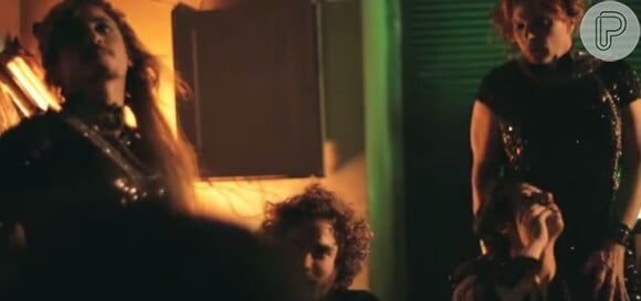 Jesuíta Barbosa vive travesti em clipe da música 'Alma Sebosa', trilha sonora de 'Geração Brasil'