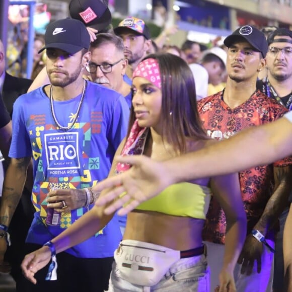 Gabriel Medina curtiu after party na mansão de Anitta após curtir Sapucaí