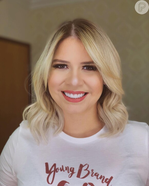 Sem maquiagem, Marília Mendonça exibiu beleza natural em vídeo para fãs nesta segunda-feira, 18 de março de 2019