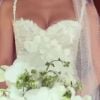 Laíse Leal apostou em um vestido repleto de apliques de flores para seu casamento com Daniel Rocha