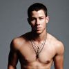Nick Jonas mudou seu estilo de vida após se descobrir diabético e se orgulha do corpo sexy