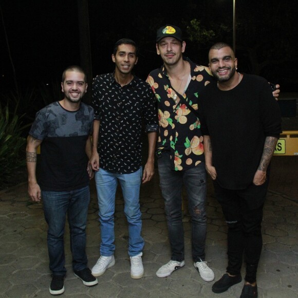 João Vicente de Castro curte festa de encerramento da novela 'Espelho da Vida'