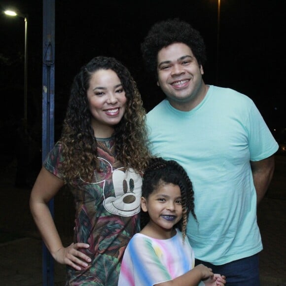 Robson Nunes curte festa de encerramento da novela 'Espelho da Vida'