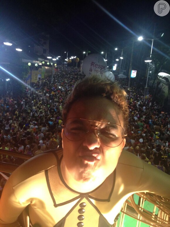 Maria Gadú também curtiu o Carnaval na Bahia