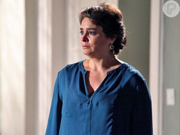 Beatriz (Suzy Rego) não se conforma por Enrico (Joaquim Lopes) e Cláudio (José Mayer) ficarem brigados, em 'Império'