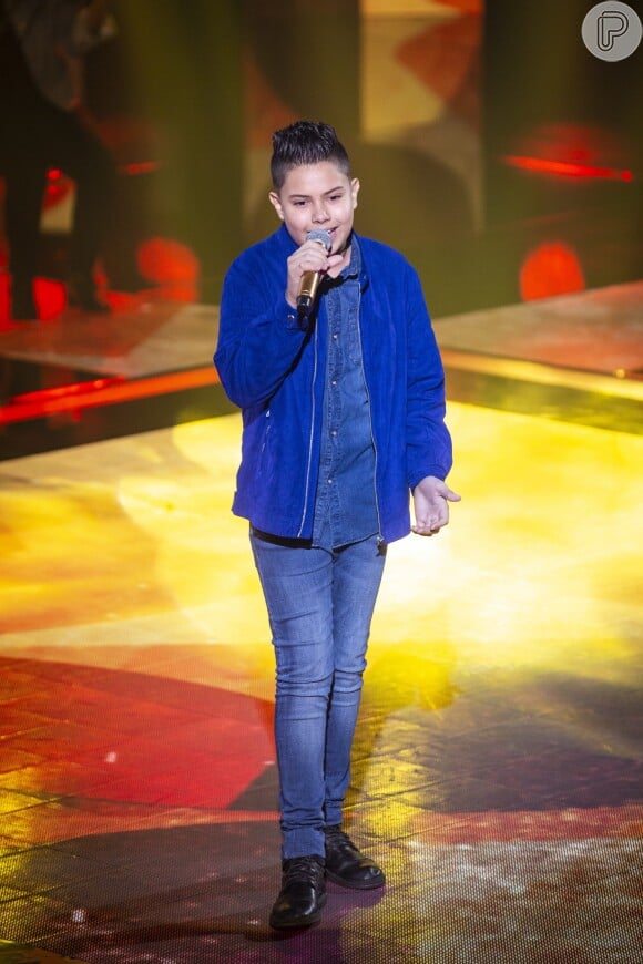 Nicolas Gabriel se emocionou no palco do 'The Voice Kids' neste domingo, 7 de abril de 2019