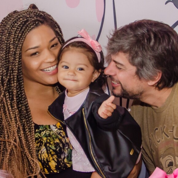 Juliana Alves e Ernani Nunes são pais da pequena Yolanda, de 1 ano