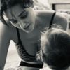 Débora Nascimento revela detalhes da criação feminista de sua filha, Bella, de quase 1 ano