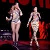 Beyoncé canta a música Flawless ao lado da cantora Nicki Minaj
