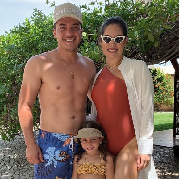 Filha de Wesley Safadão, Ysis está se recuperando de pneumonia