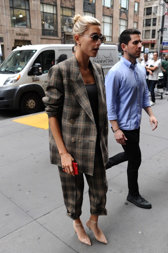 Foto: O conjuntinho xadrez de outono/inverno também pode aparecer como saia  e blazer - Purepeople