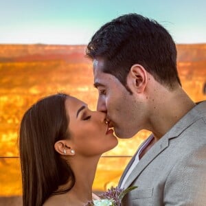 Simaria renovou os votos de casamento com o espanhol Vicente, pai de seus filhos, em Las Vegas