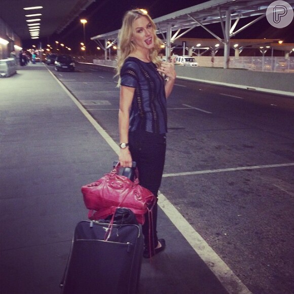 Mais cedo, Fiorella Mattheis postou uma foto de sua chegada à cidade de Belo Horizonte