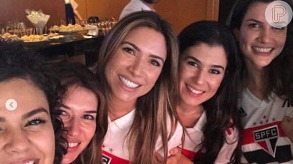 Patricia Abravanel vai ao Morumbi com Rebeca e a família na estreia de Alexandre Pato pelo São Paulo, em 27 de abril de 2019