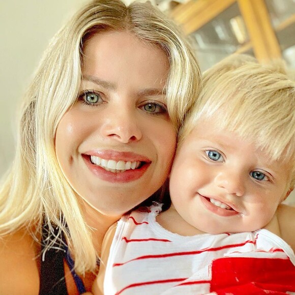 Karina Bacchi realizou o sonho de ser mãe com produção independente