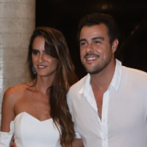 Joaquim Lopes está noivo da cantora Marcella Fogaça