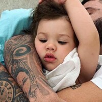 Gusttavo Lima faz o filho Gabriel dormir e encanta Andressa Suita: 'Minha paz'