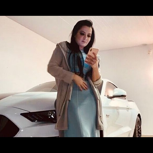 Maraisa postou foto em que aparece ao lado de um carro luxuoso, da marca Ford, modelo Mustang, nesta terça-feira, 7 de maio de 2019