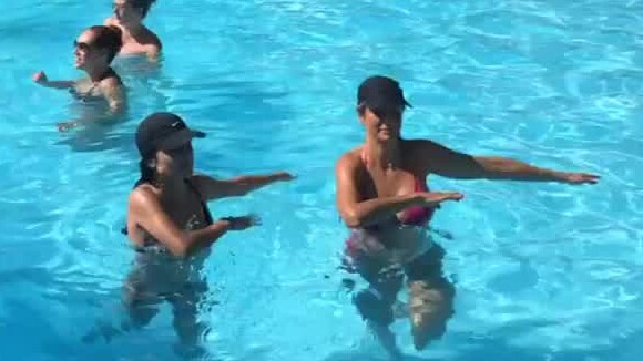 Ticiane Pinheiro dança música do Queen na piscina