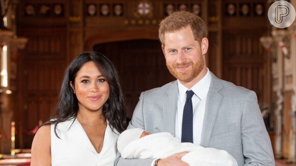 Meghan Markle e Príncipe Harry apresentaram o 1º filho a Kate Middleton e Príncipe William