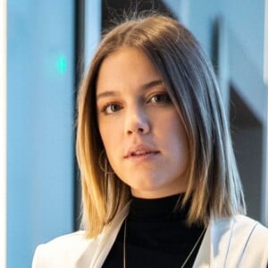 Como empresária Basma (Alice Wegmann), Dalila inventará que está com doença terminal e por isso tem ajudado a família de Laila (Julia Dalavia) na novela 'Órfãos da Terra'