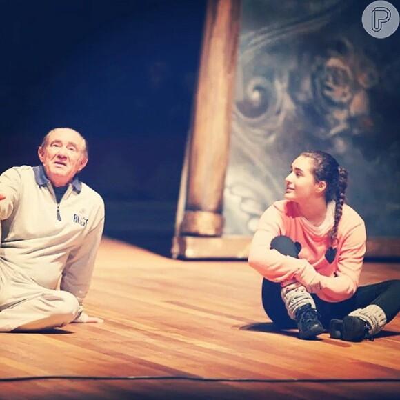 No último dia 7 de outubro, Lívian fez a sua estreia no teatro ao lado do pai na peça 'Os Saltimbancos'