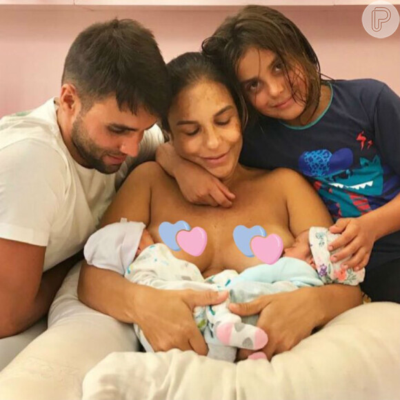 Ivete Sangalo se derreteu em foto com os filhos, Marcelo, Marina e Helena