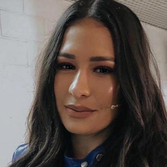 Simone está fazendo tratamento no corpo especialmente para o show que fará em Orlando, no final do mês: 'Celulite e Flacidez'.