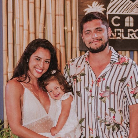 Yanna Lavinge e Bruno Gissoni negaram compra de mansão de quase R$ 2 milhões