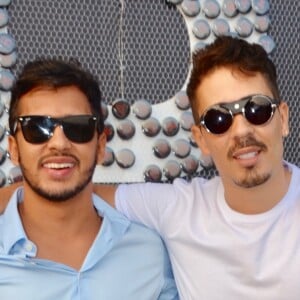 Carlinhos Maia e Lucas Guimarães convidaram Whindersson para ser padrinho de casamento, mas o youtuber não aceitou