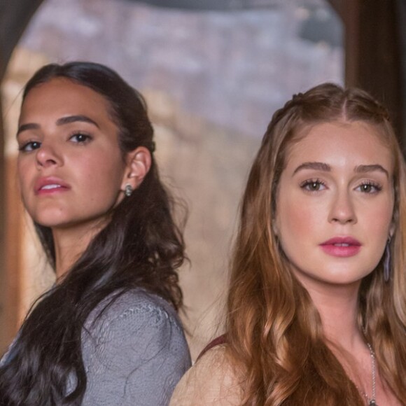 Bruna Marquezine e Marina Ruy Barbosa apareceram abraçadas a Rafael Ciane na infância na foto postada pelo ex-ator mirim