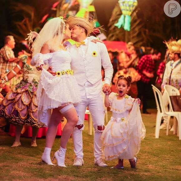 Wesley Safadão e Thyane Dantas se casaram na festa junina