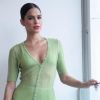 Seguidora faz comentário negativo sobre Bruna Marquezine em post de Carla Diaz e atriz defende