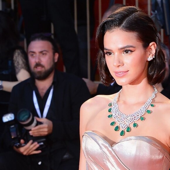 Bruna Marquezine 'participou' do Festival de Cannes de uma maneira bem inusitada