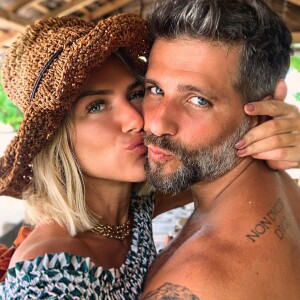 Giovanna Ewbank e Bruno Gagliasso estão realizado viagem de casal