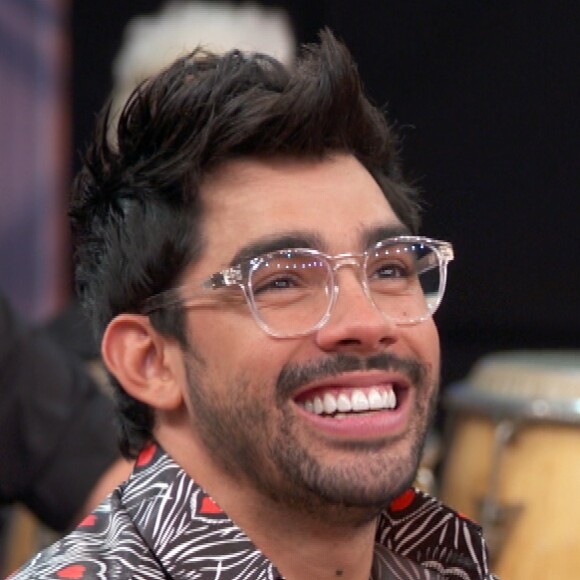 O cantor Gabriel Diniz, do hit 'Jenifer', morreu aos 28 anos em acidente aéreo no Sergipe