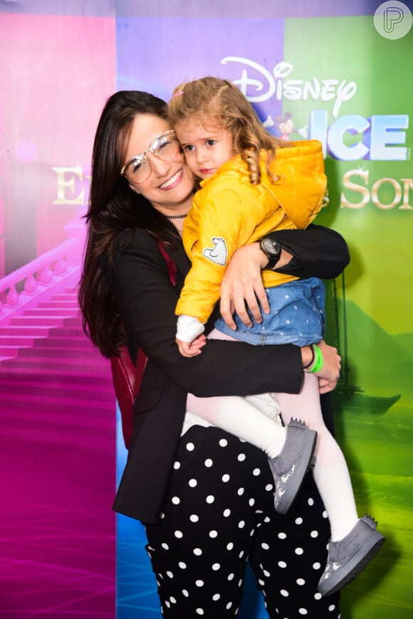 Mari Palma levou a sobrinha Eva para assistir o 'Disney On Ice'