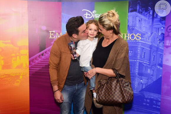 Belutti e Thais Pacholek também marcaram presença no 'Disney On Ice' com o filho Luis Miguel