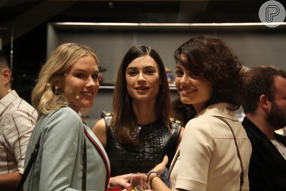 Fiorella Mattheis, Thaila Ayala, Sophie Charlotte brilham em evento fashion