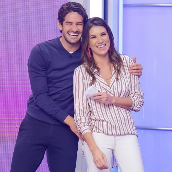 Rebeca Abravanel mostrou o sobrinho brincando com Alexandre Pato em fotos publicadas no Instagram nesta terça-feira, 4 de junho de 2019