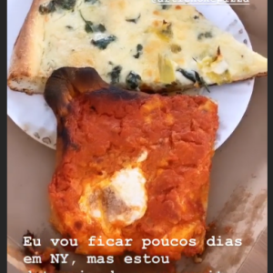 Bruna Marquezine come pizza ao chegar a Nova York