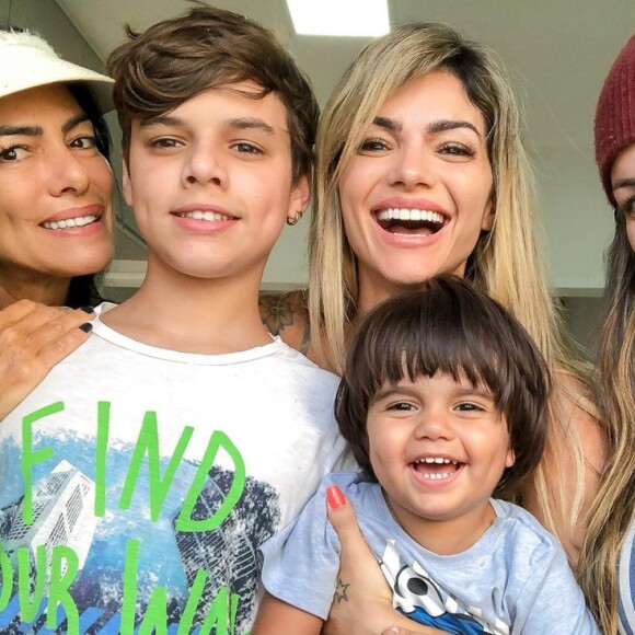 Suzanna, filha de Latino e Kelly Key, adotou sobrenome de Mico Freitas em sua certidão