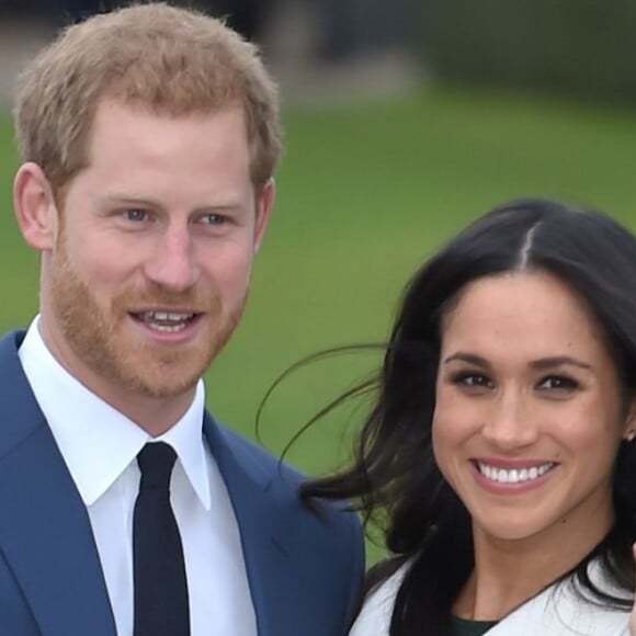 Príncipe Harry deu 'puxão de orelha' em Meghan Markle durante evento de aniversário da avó dele