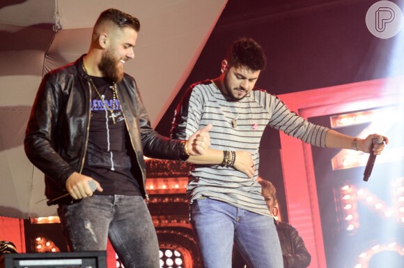 Zé Neto foi consolado pelo parceiro Cristiano em show