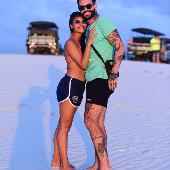 Gleici Damasceno curtiu viagem com o namorado, Wagner Santiago