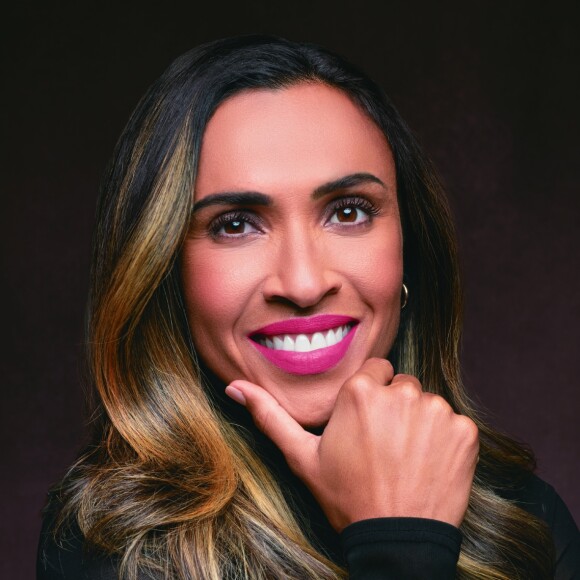 A jogadora Marta é fã de batons poderosos dentro e fora de campo