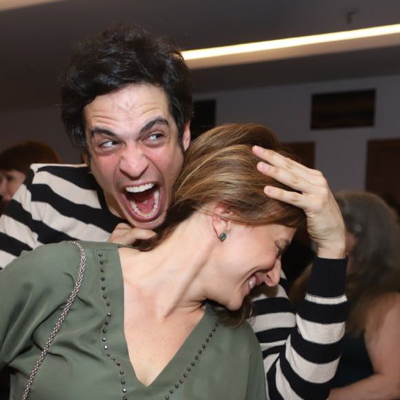 Mateus Solano 'atacou' a mulher, Paula Braun, após a pré-estreia da peça 'O Mistério de Irma Vap'