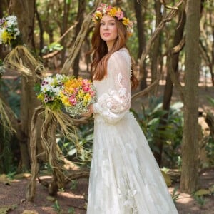 Um vestido delicado com renda foi a escolha de Marina Ruy Barbosa para seu casamento religioso