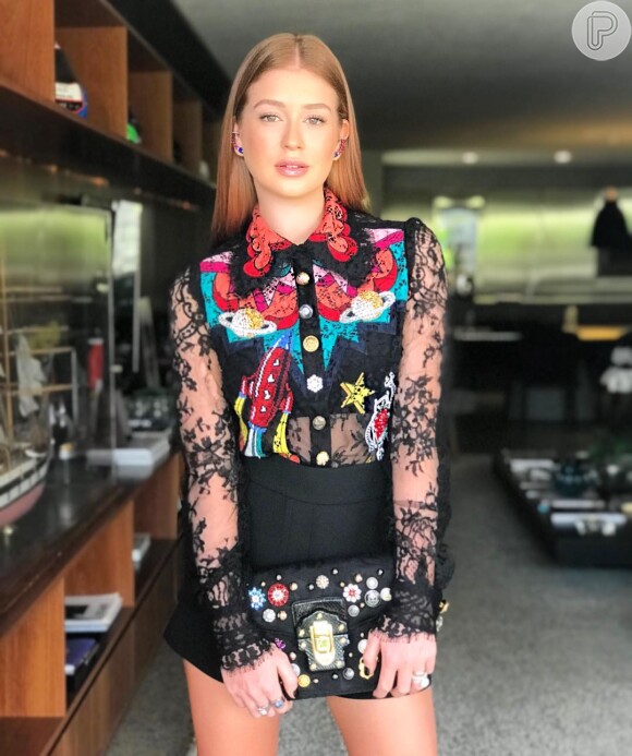 Marina Ruy Barbosa escolheu look com renda Dolce & Gabbana para participar de programa de TV