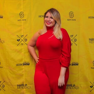 Grávida, Marilia Mendonça usou look colado ao corpo